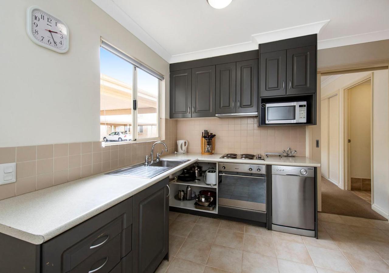 Lakeside Apartments And River Resort Villas South Yunderup Exterior foto